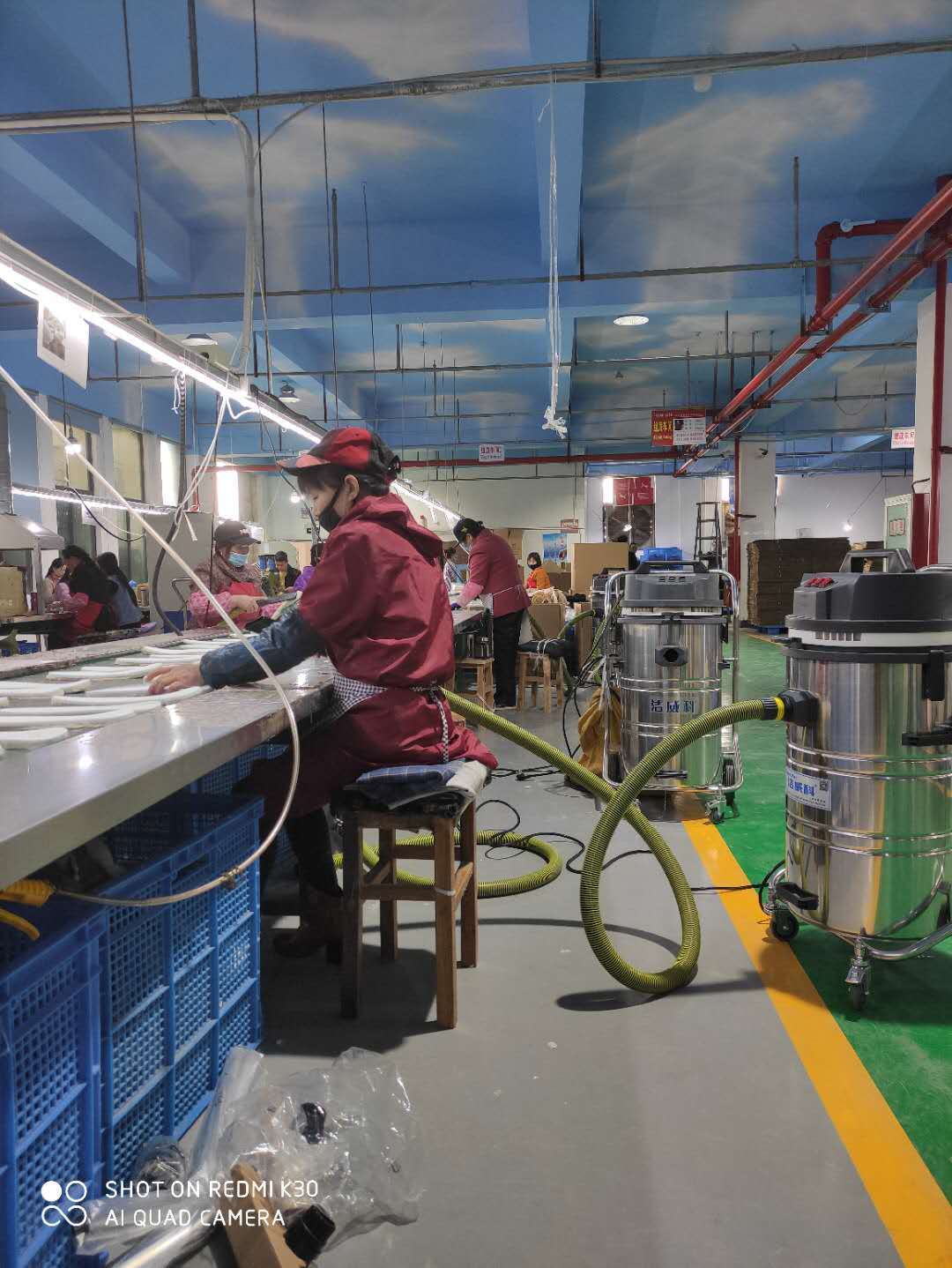 工厂该如何选购工业吸尘器?