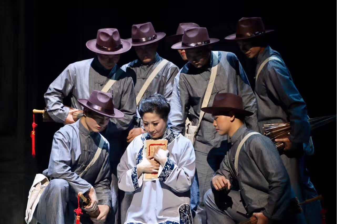 做好"侨"文章 ,汕头市文化集团于近日组织旗下的汕头市话剧团开展大型