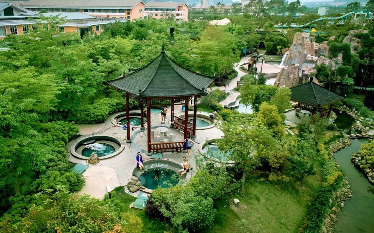 贵安温泉旅游度假村位于连江县贵安村境内,是一家3a级旅游度假区,项目