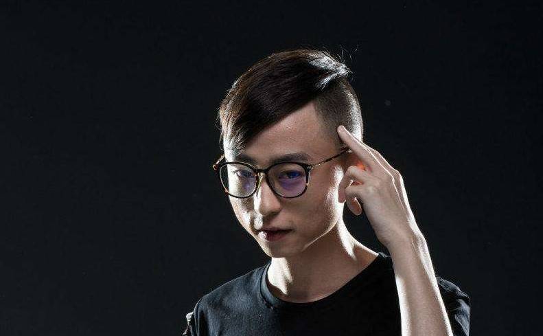 lol水晶哥写1282字回应cat事件:第1次被喷,他说跪下来给我道歉