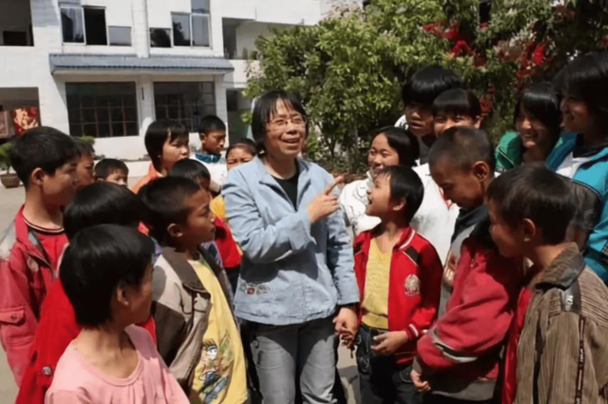 全职太太不丢人望张桂梅校长切莫走了极端