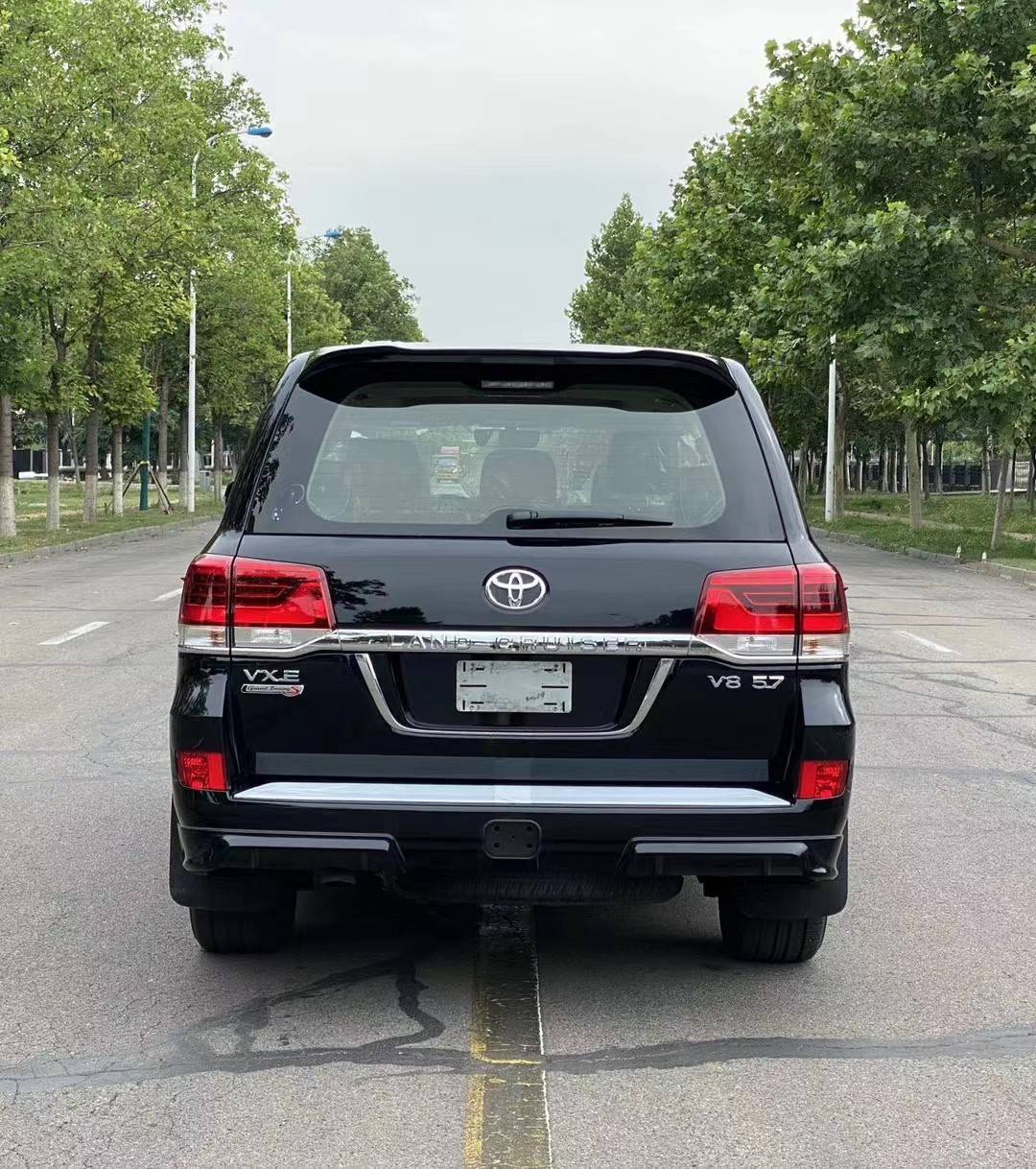 新款丰田酷路泽5700现车惠促 中东vxr版配置