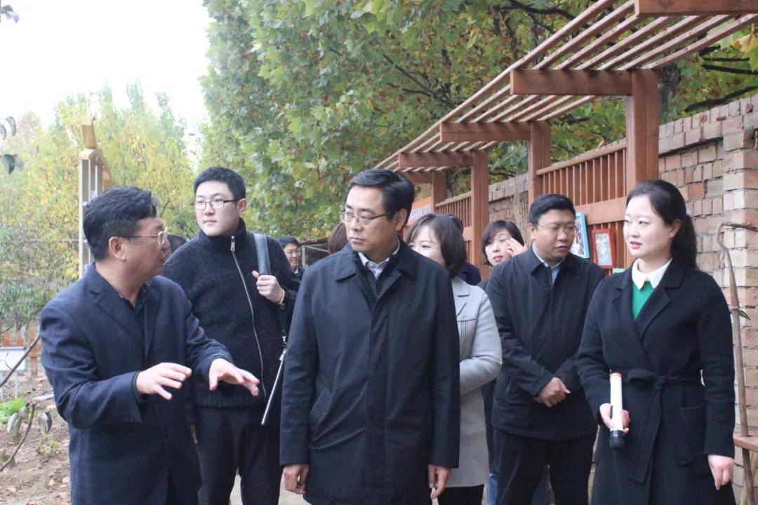 坚持德孝特色 创新少先队建设