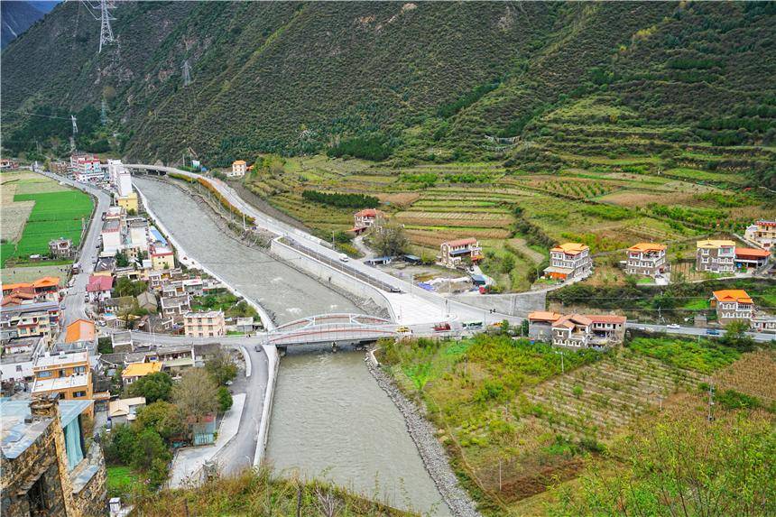 原创从成都出发颠簸7小时寻找马尔康的秘密这里叫第二布达拉宫