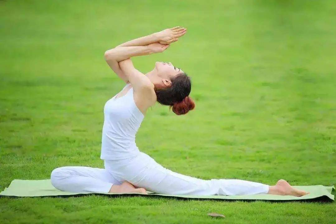 hi福利丨即刻报名参与华远hi瑜伽课程,给身体和心灵来一次放空
