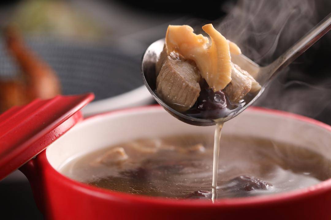 原创三菜一汤松露带子炒鲜奶颠覆味蕾螺头炖子排养生鹅肝卷香郁