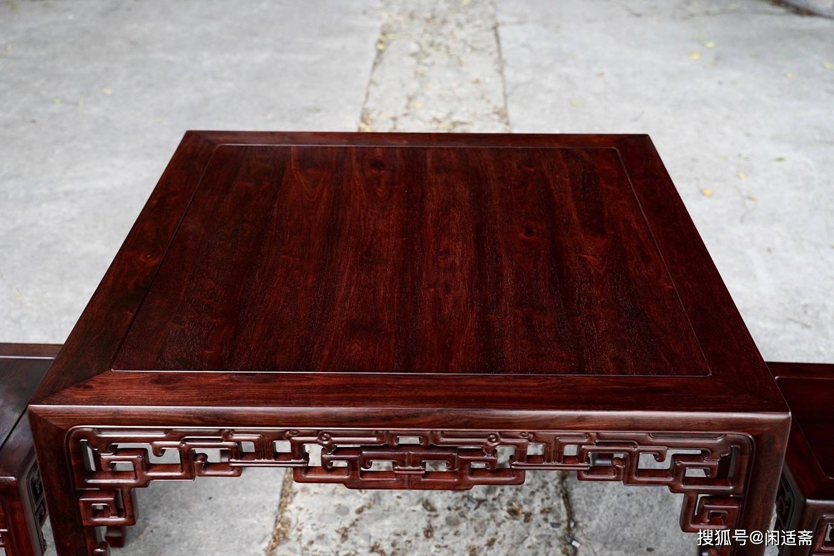 印度小叶紫檀拐子纹龙八仙桌红木家具