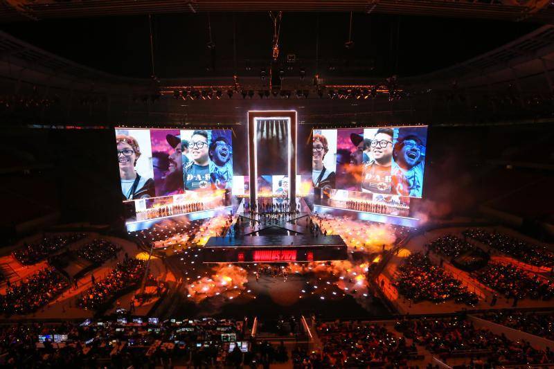 英雄联盟s10全球总决赛落幕dwg问鼎总冠军sn表现亮眼虽败犹荣