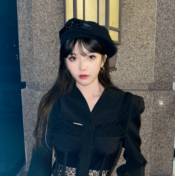 原创刘思瑶翻车后,彭十六直播也出事了,美颜后的样子让网友认不出!