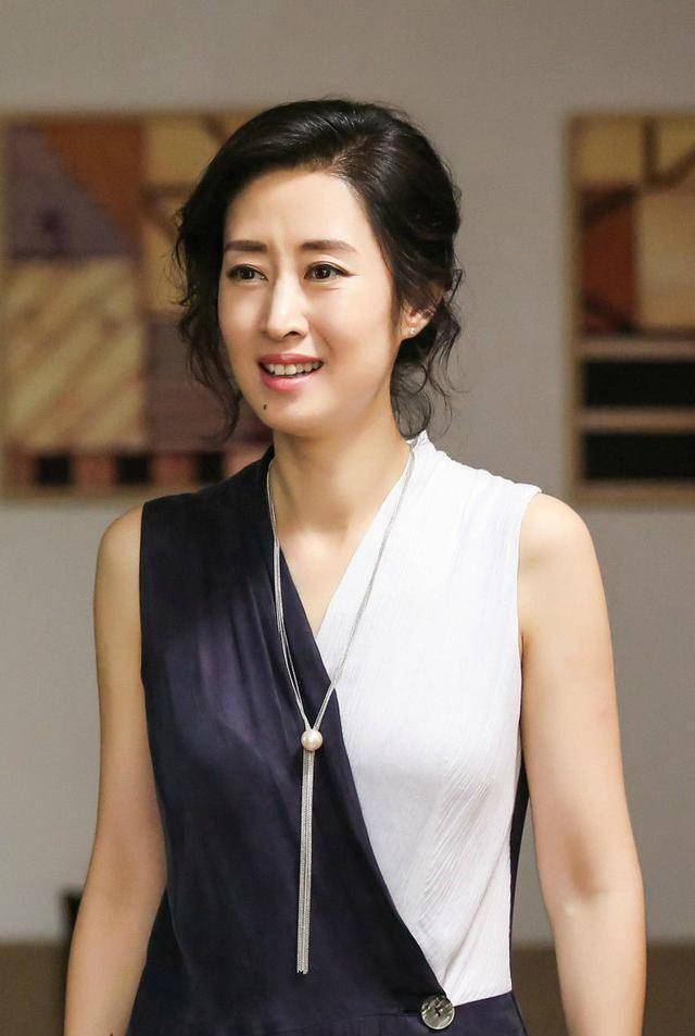 最霸气女星刘敏涛:37岁离婚怒甩豪门丈夫,今40岁凭实力再度翻红_婚姻