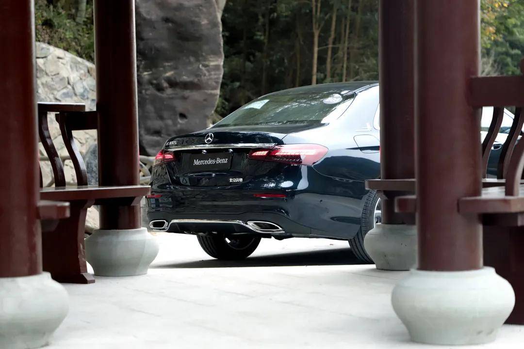 大灯造型,其官方赋予了一个非常中国风的名称,称之为"锋眉皓目"大灯