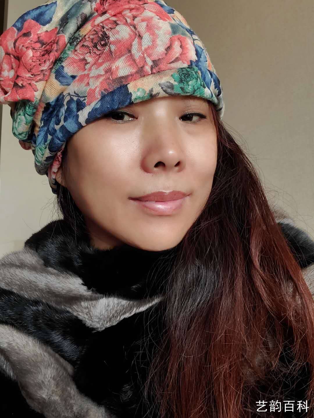 山东女画家常露艺韵阁报道