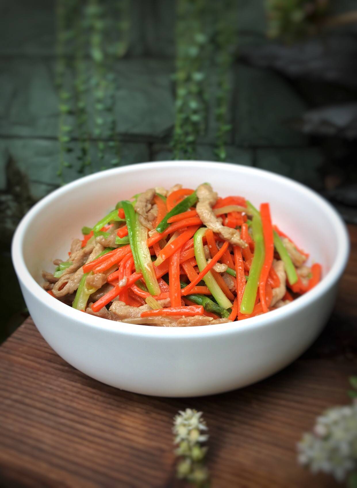 【胡萝卜芦笋肉丝】的做法 配方,好看又好吃,简单美味的家常菜