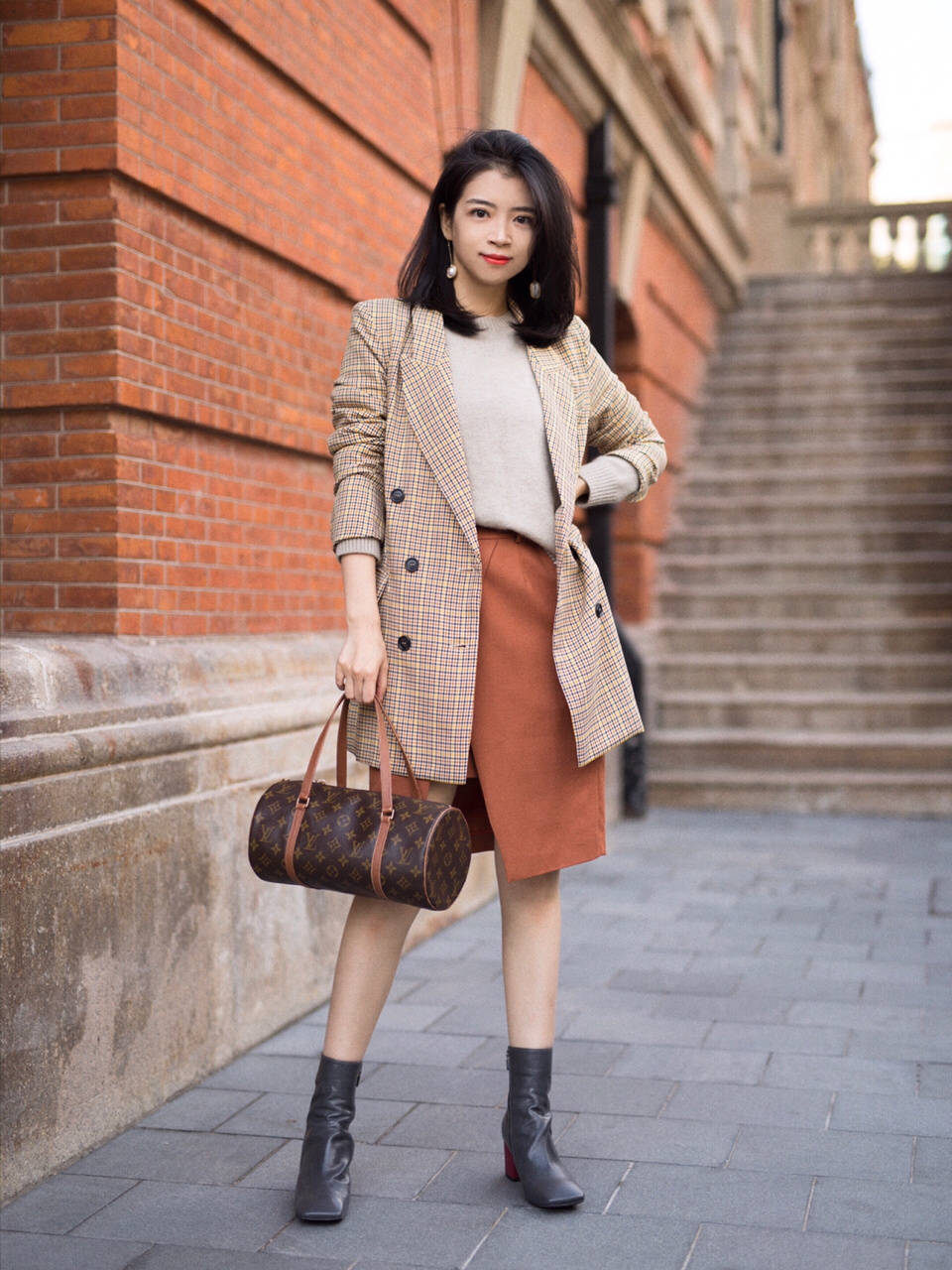今年秋冬"短靴 半裙"为何这么火?看了三木的穿搭,你就懂了
