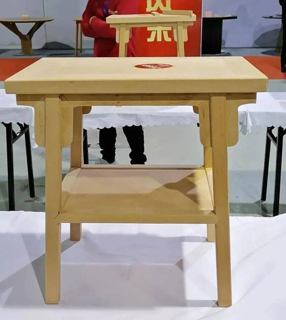 永华工匠在第四届全国家具职业技能竞赛总决赛喜获佳绩