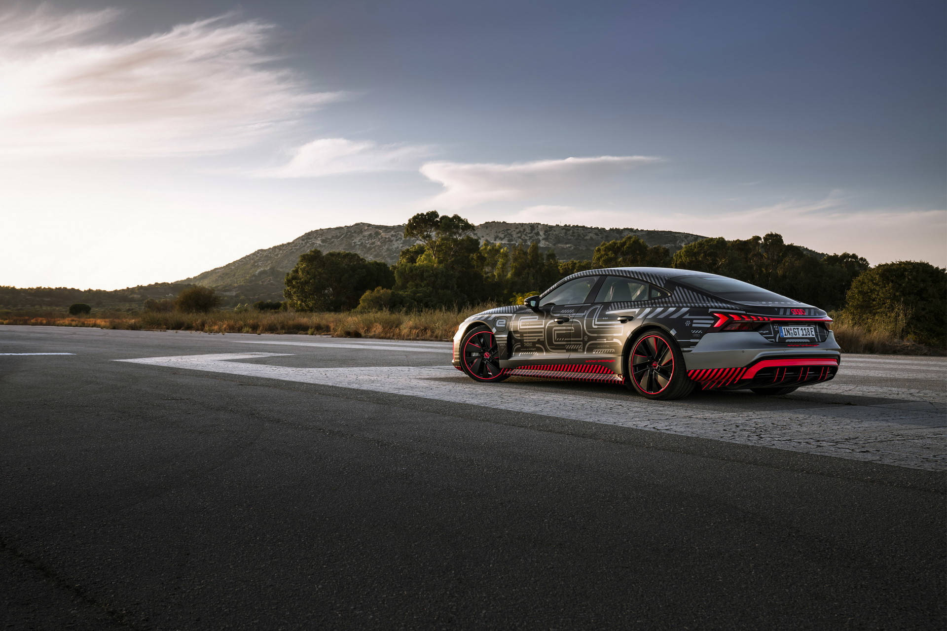 动力表现惊人奥迪rsetrongt首发亮相