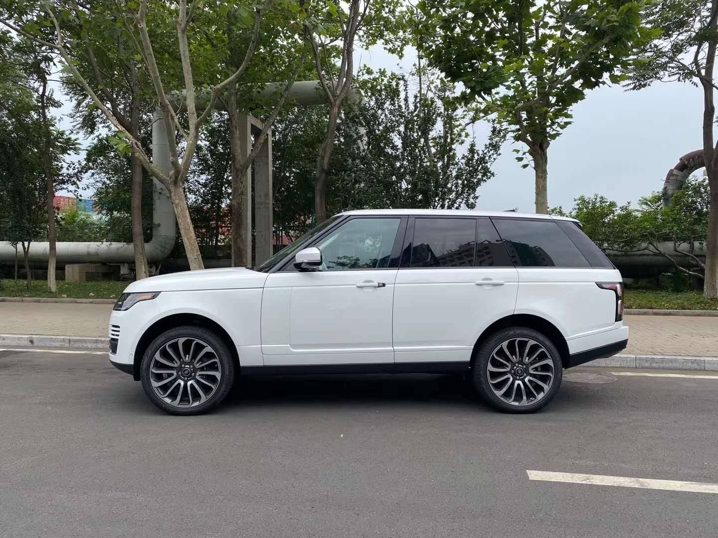 汽油版路虎揽胜行政3.0t现车报价 港口惠