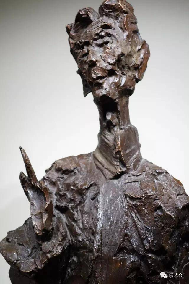 2000年,南京博物院设立了"吴为山雕塑馆",集中展示其雕塑作品,获得