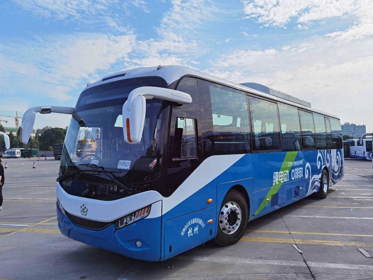 展示"a 成绩单" 银隆又双叒叕为杭州添绿增彩