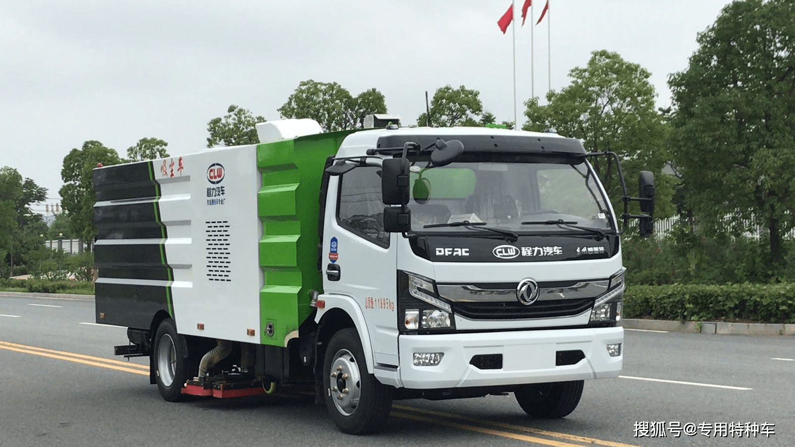 东风多利卡吸尘车参数图片