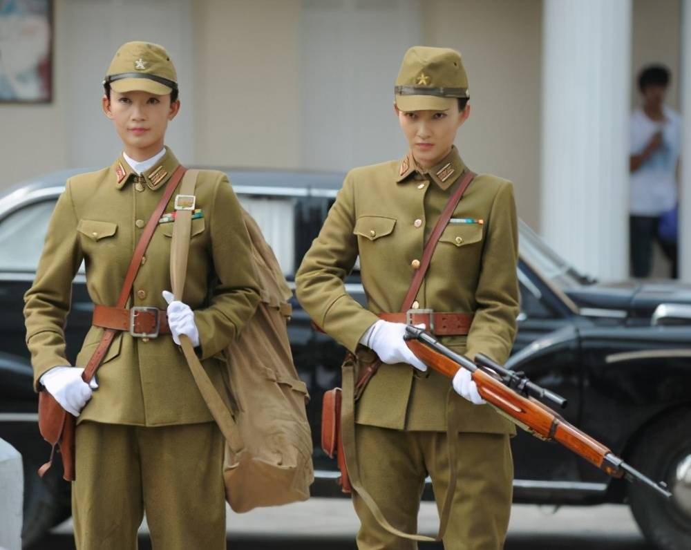 原创一对姊妹奇葩花绽放抗战救国中枪花吟评