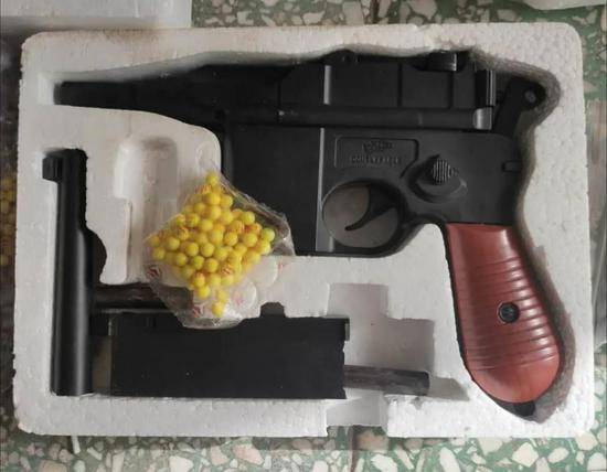 亮剑2020保定徐水一玩具店主非法销售仿真枪被行政拘留