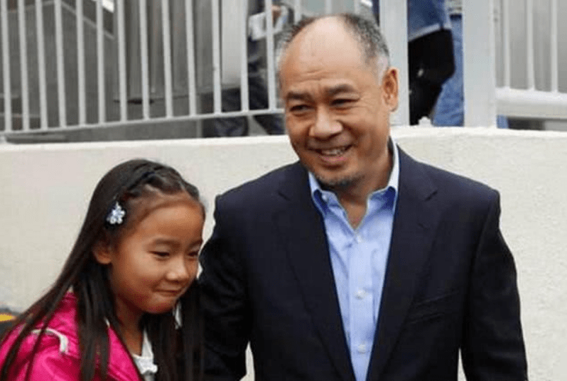 "体操王子"李宁带孩子亮相,儿子帅气出众,女儿清纯可爱