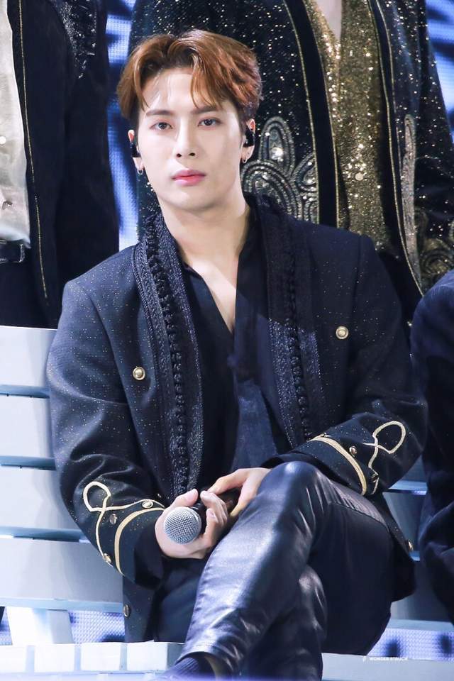 夜店王子王嘉尔被曝蹦迪多次搭讪美女网红把妹只有一个要求