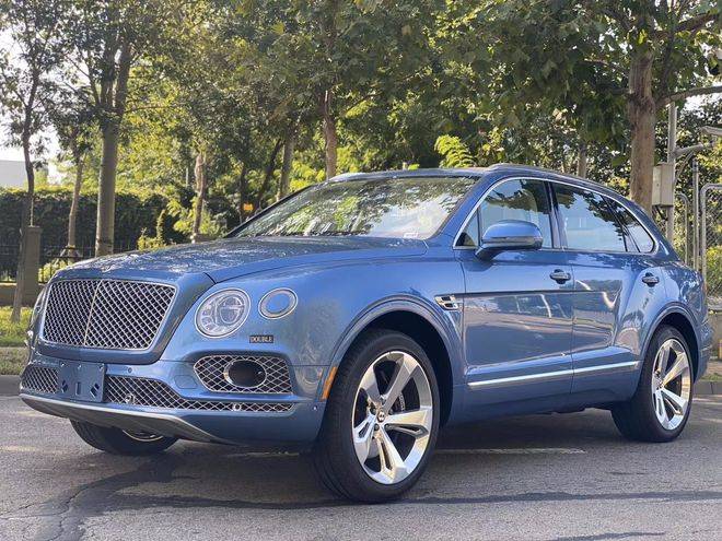 进口选装20新款宾利添越 家族设计精湛工艺