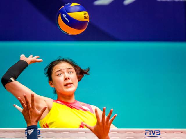 仅砍2分!女排希望之星改造接应太失败,恐将重回副攻之位_毛钧怡