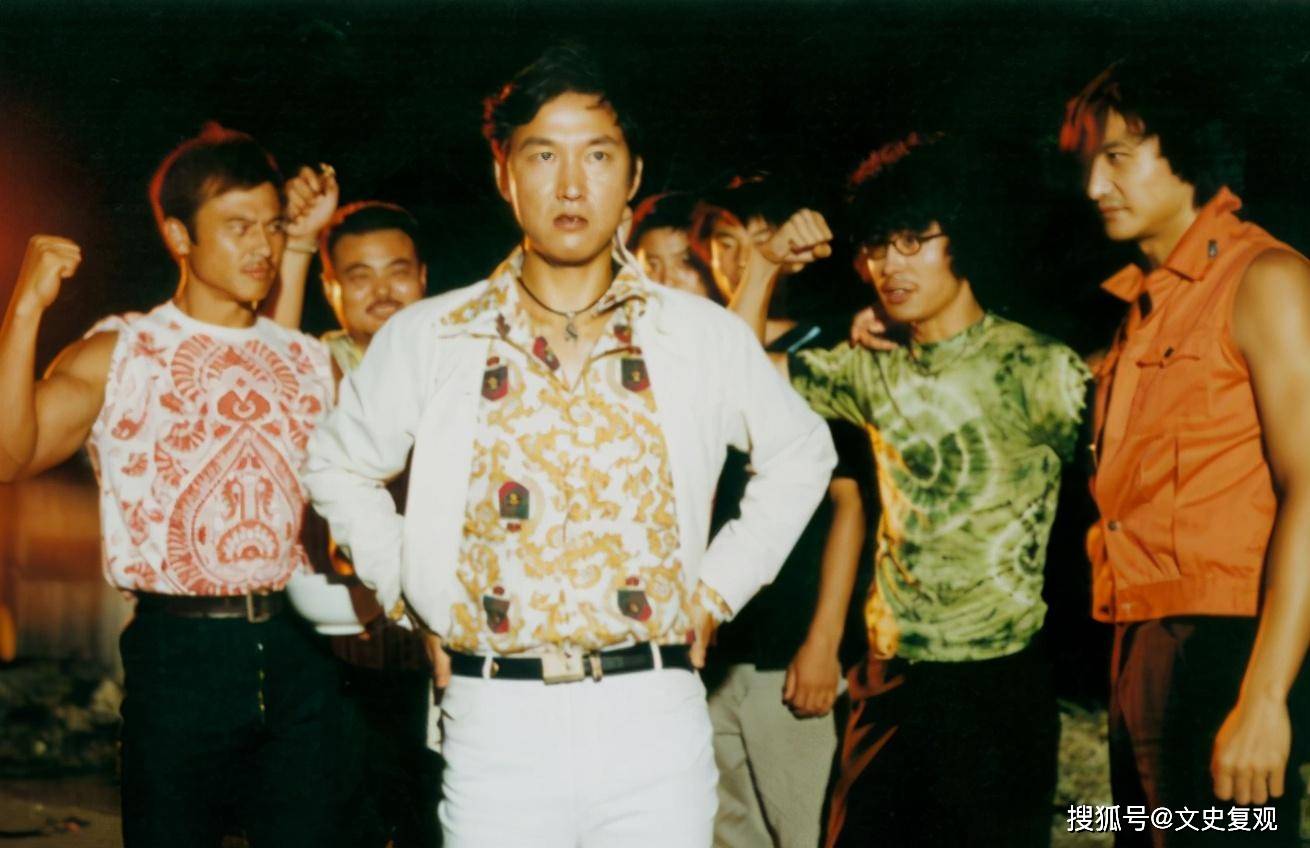 38亿,剩下的按照功劳来分配,他的"头马"陈智浩分得了2.