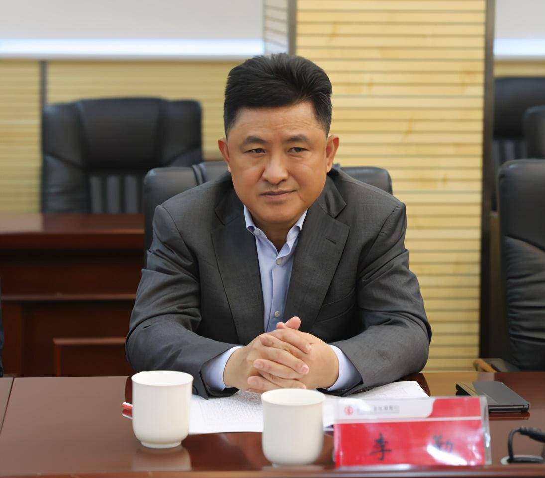 省农信联社党委副书记,主任李勤一行深入湘潭天易农商银行调研督导