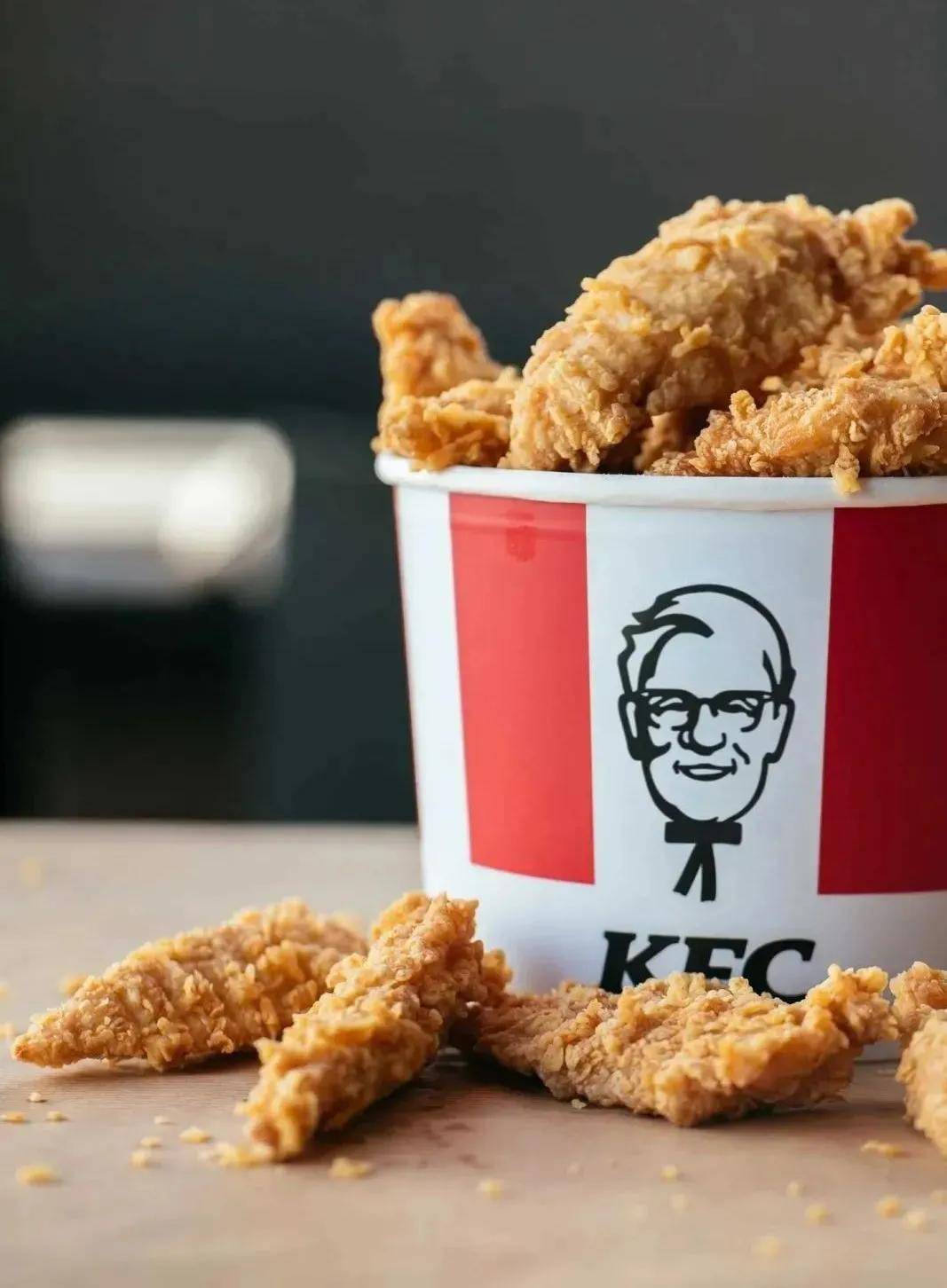 肯德基爷爷把胡子剃了?这是要换logo了吗?_手机搜狐网