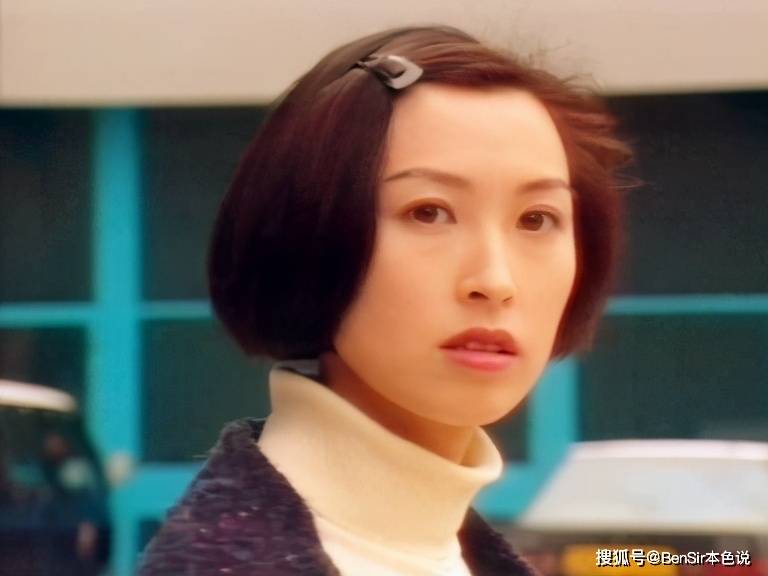 可是好景不长,他们之间出现了郭蔼明扮演的蓝嘉文.