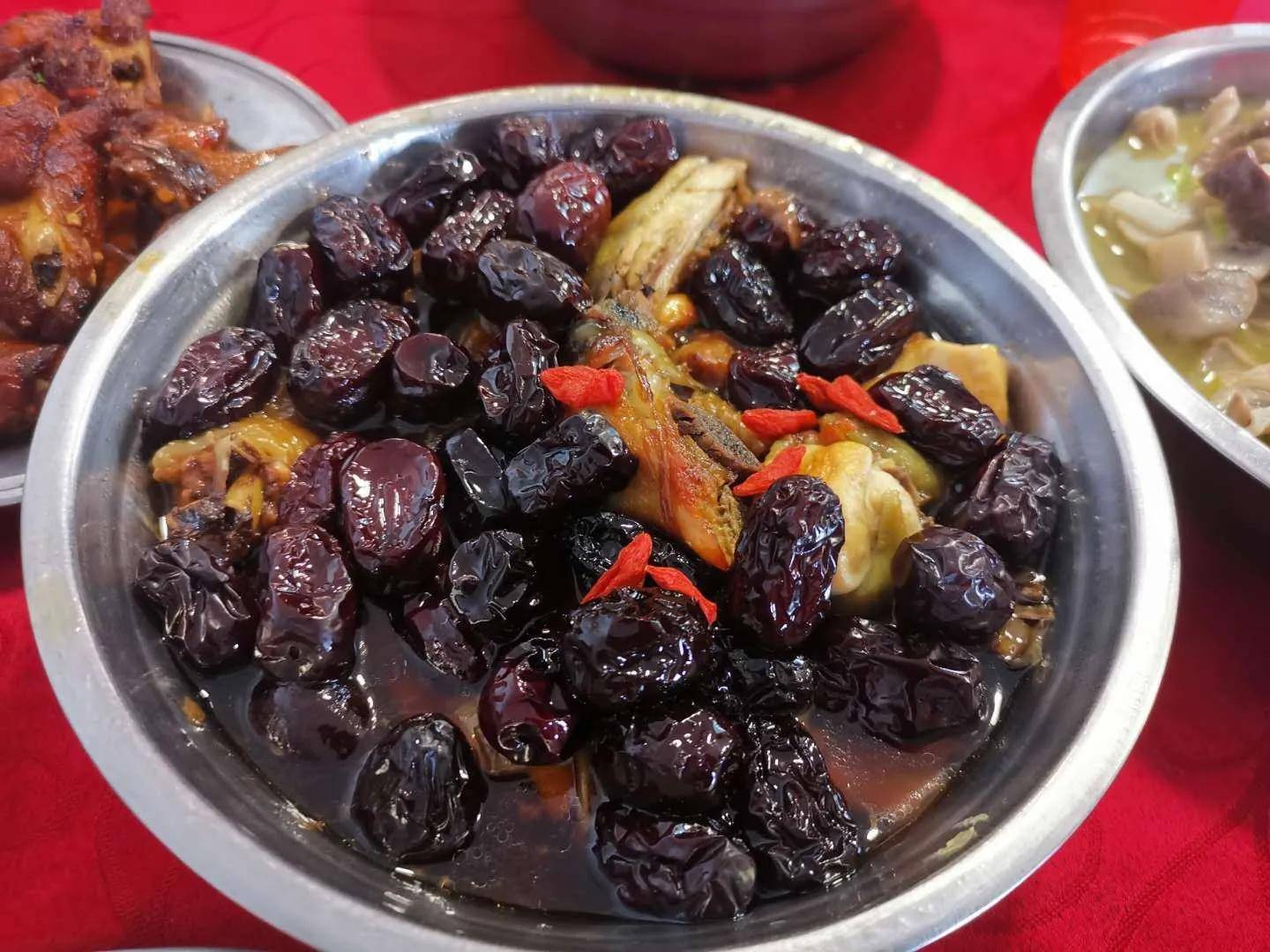 在湖南乡村家宴吃到的特色美食,知道菜名的吗?