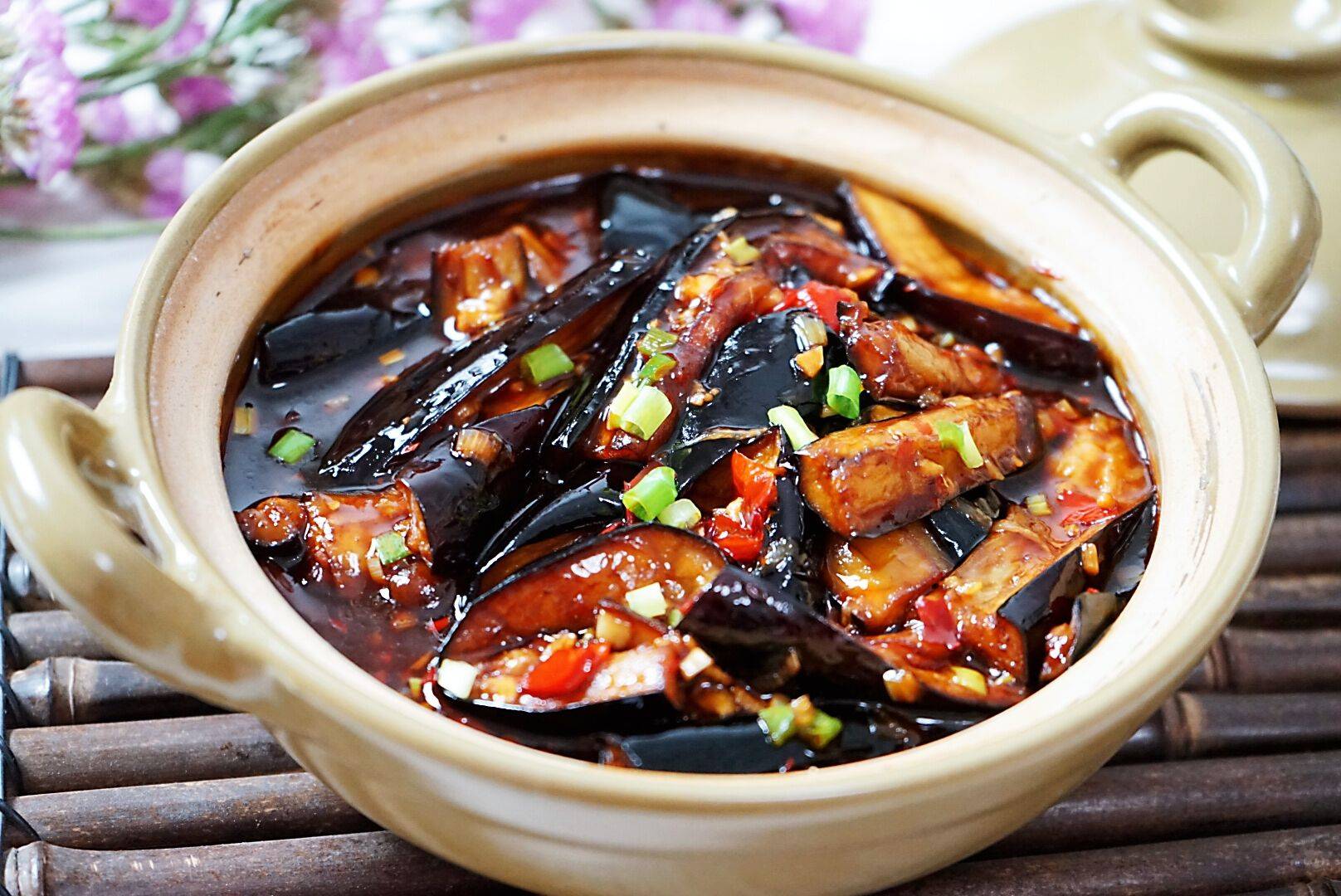 经典鱼香汁按这个比例做,不放肉的鱼香茄子,看图片就馋倒一片人_手机