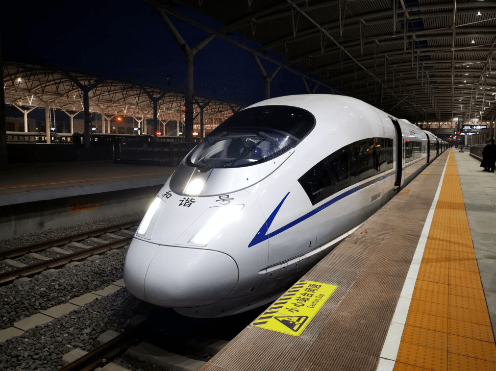 银西客专,是国家中长期铁路网规划中"八纵八横"高铁网包(银)海通道的