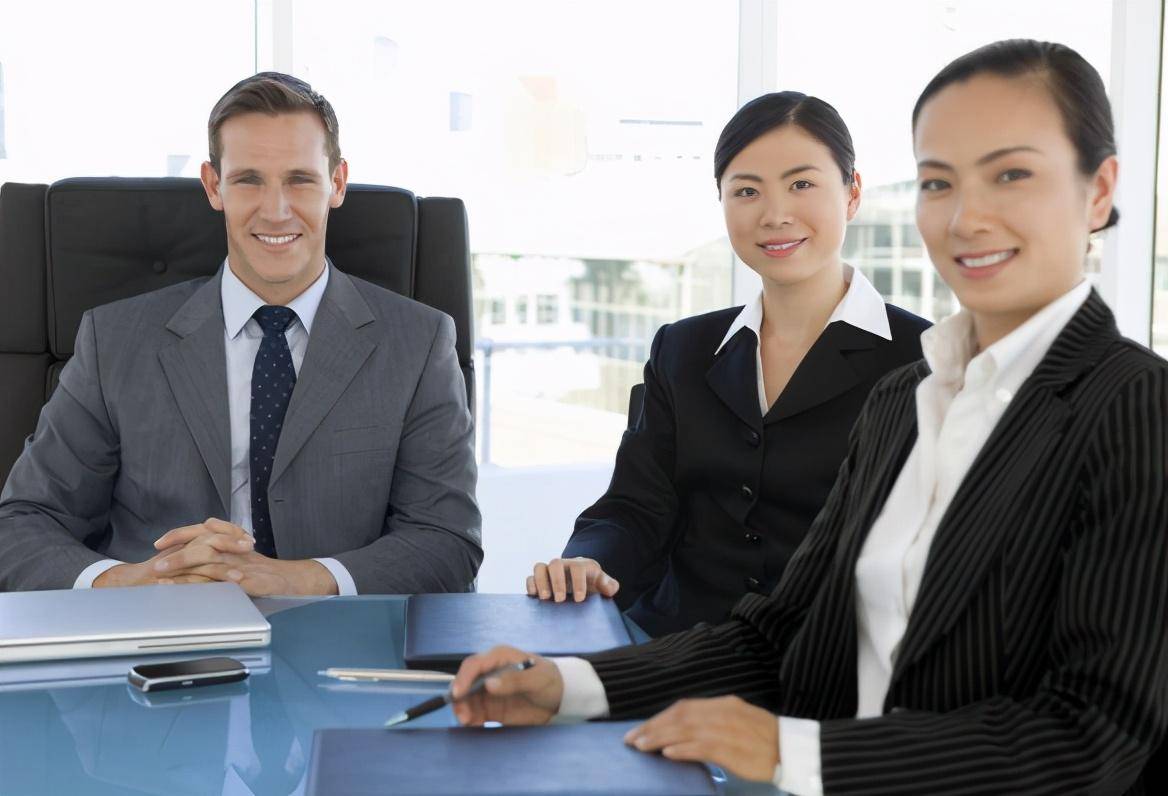 口才专家忠告:说话时,不可不知的3个常识,学会你也是谈话高手_交流