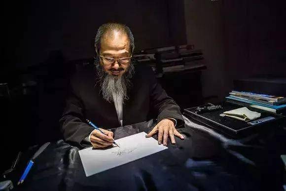 这是最负盛名的华人珠宝设计师，作品惊世骇俗