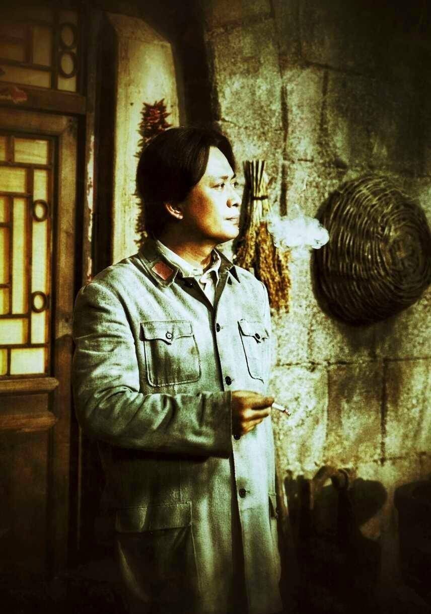 《西柏坡的警钟》地方热播,黄海冰领衔特型演员,造型有点山寨味_手机