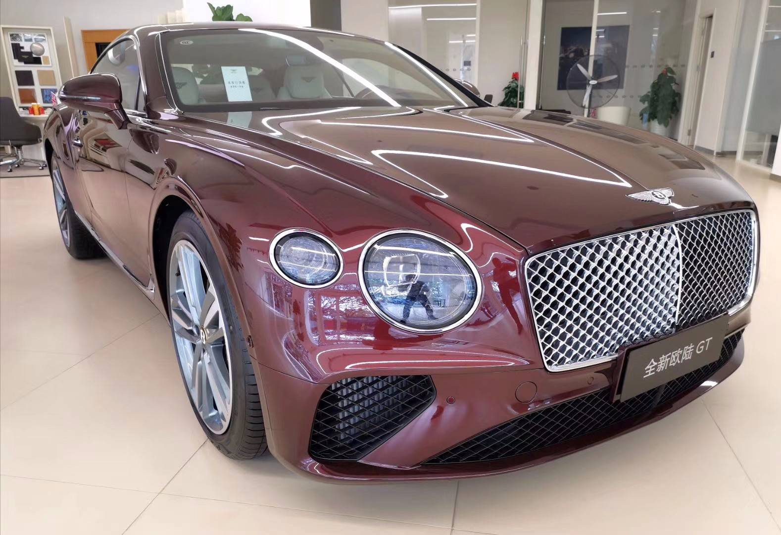 2020新款宾利欧陆gt现车 顶级品质功能齐全