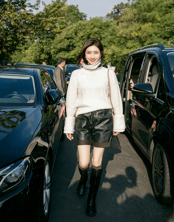 就比如江疏影这样的,这种靴筒款式的靴子腿粗