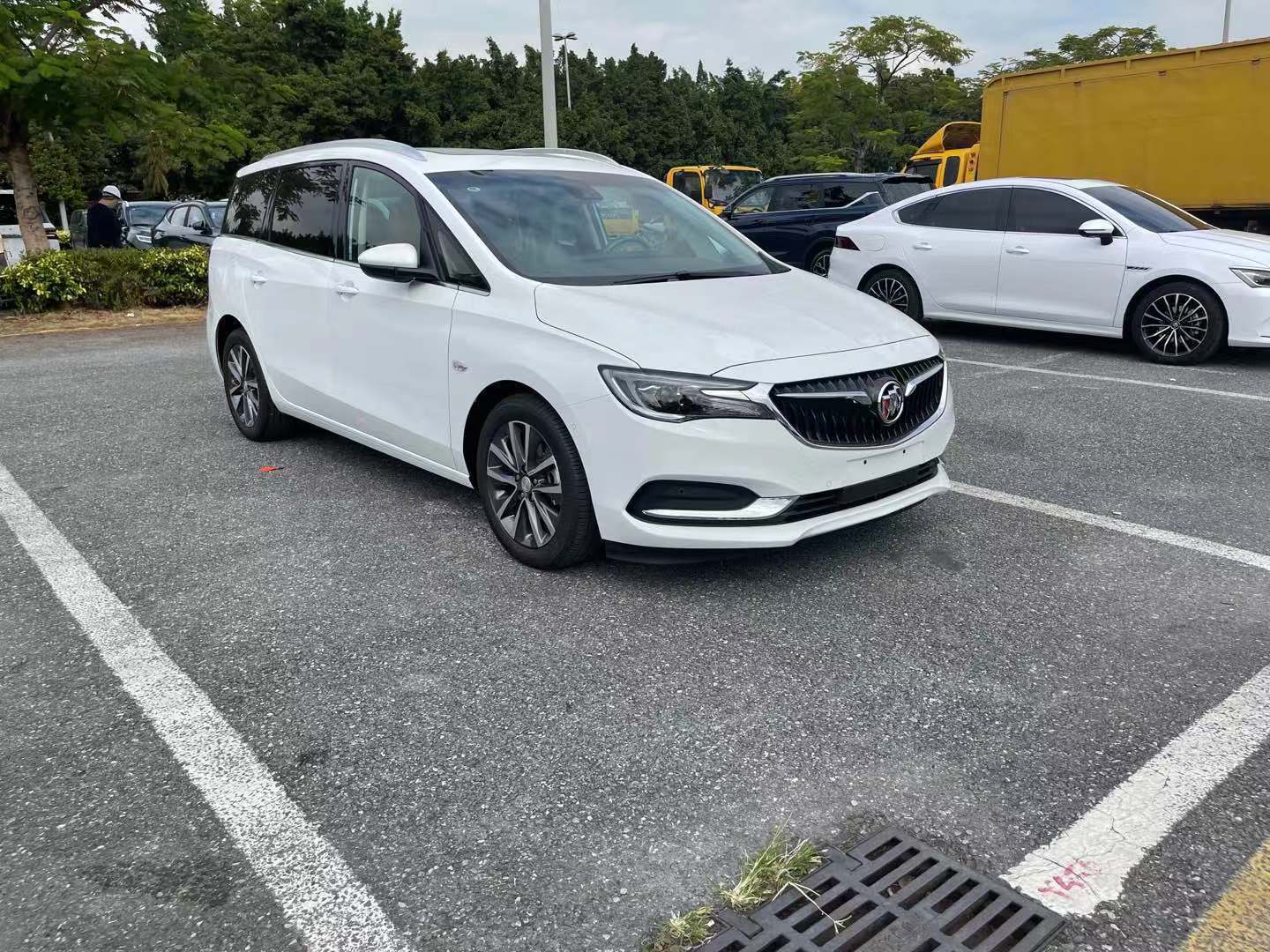 2020广州车展探馆搭载48v轻混动技术2021款别克gl6亮相