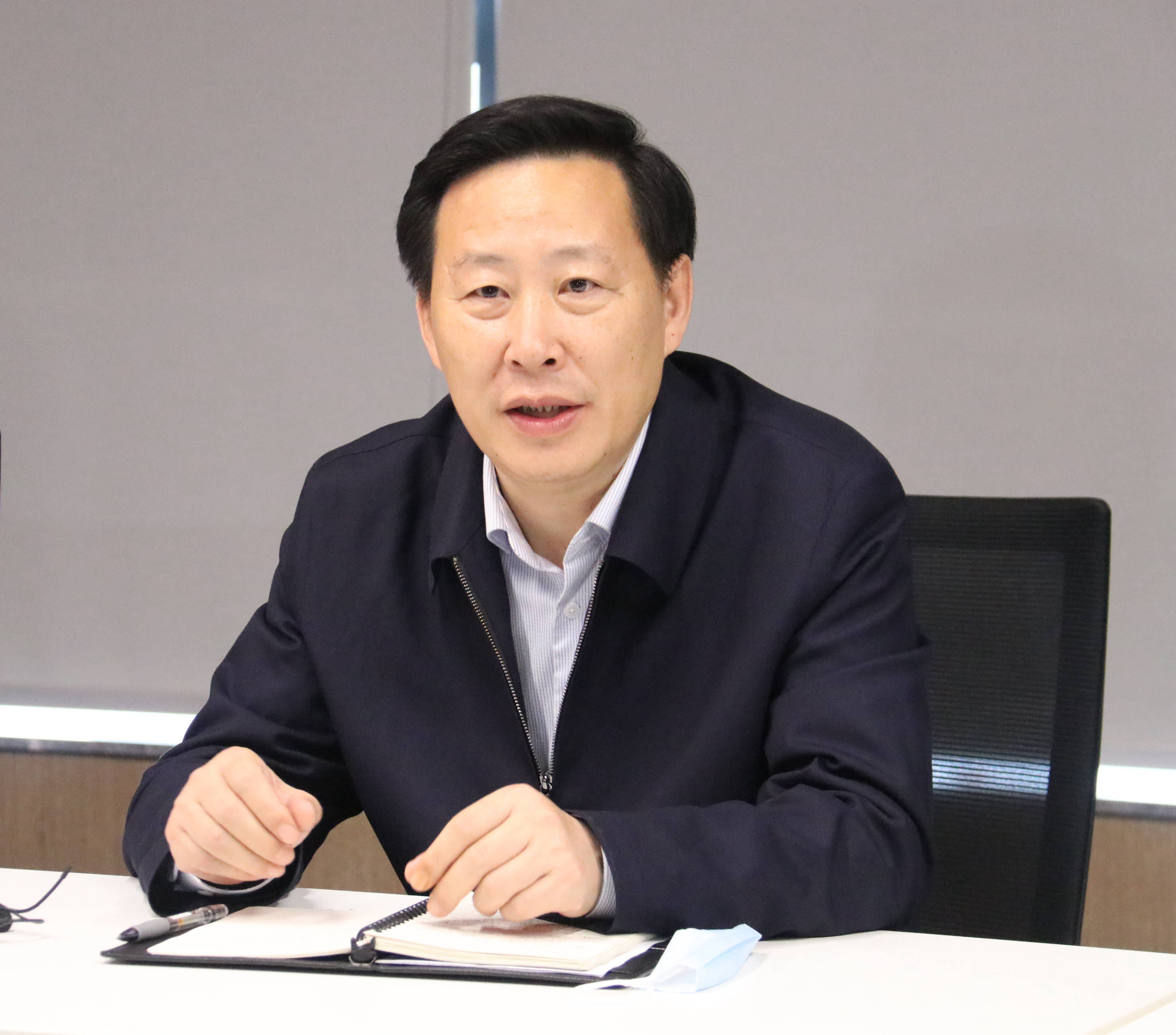 11月18日下午,省委组织部副部长,省人力资源和社会保障厅厅长梅建华