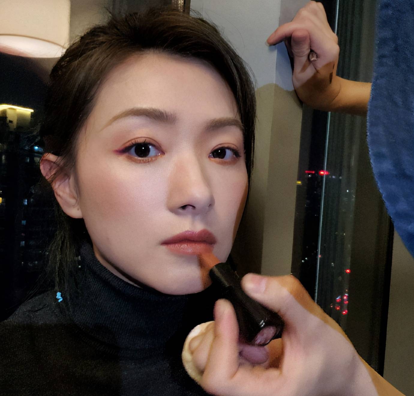 万茜晒360度自拍近照来看看38岁的明星皮肤和颜值怎么样