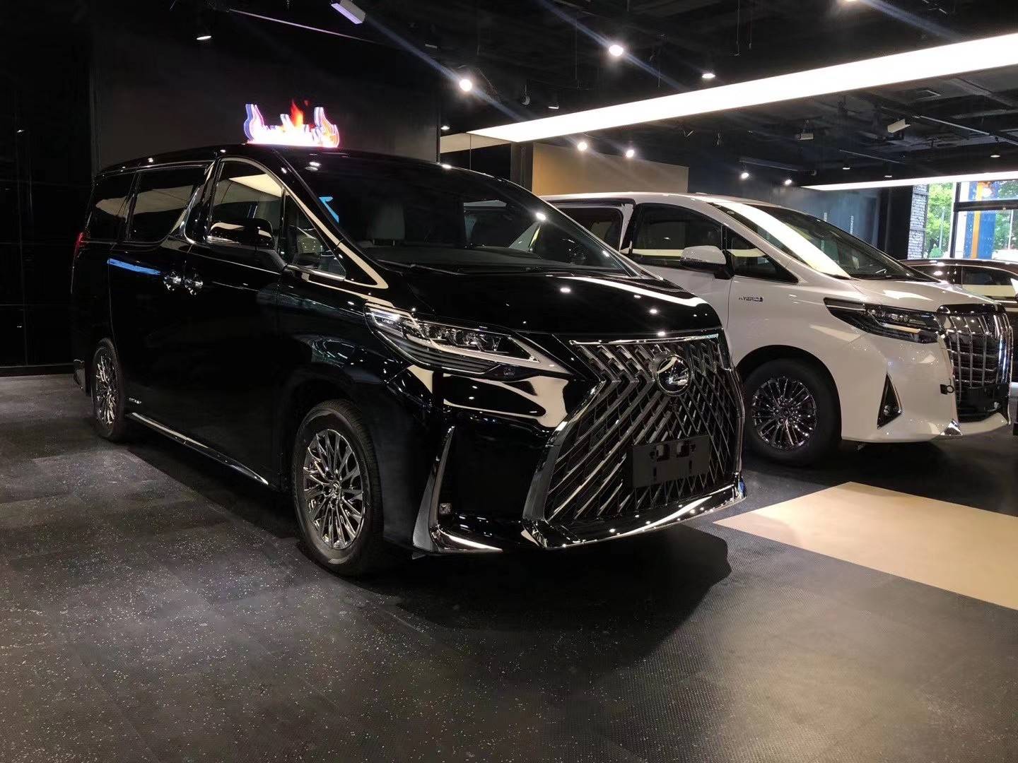 20新款雷克萨斯lm300油混动力家庭保姆mpv