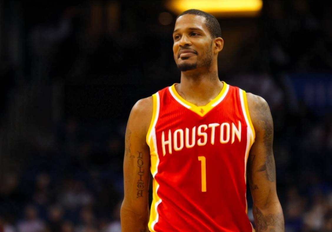 湖人总冠军巨星 前火箭大哥,36小时3次被卖换4支队_阿里扎