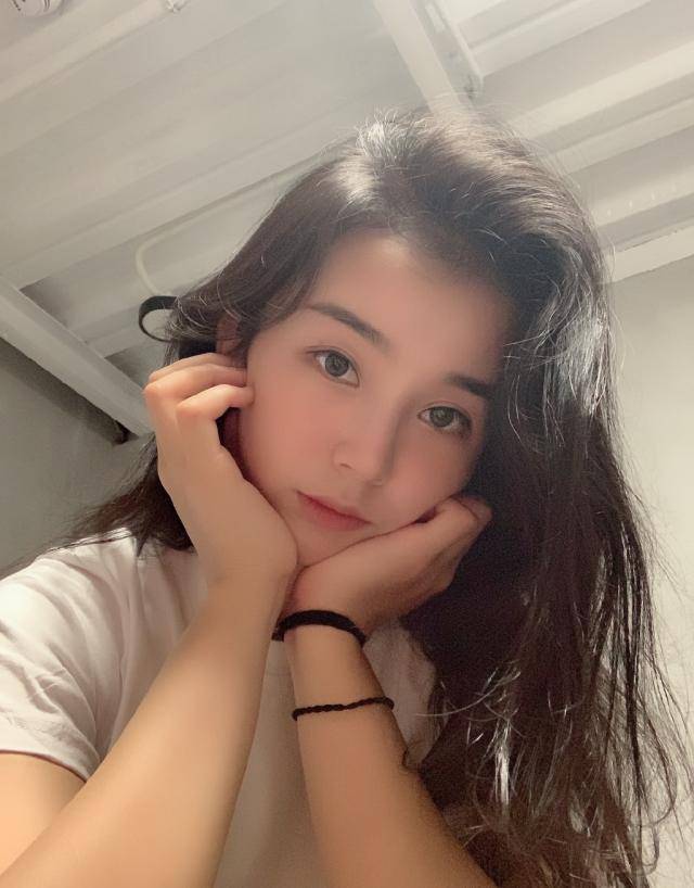 nba女主播身姿绰约,25岁忙事业未恋爱,调侃林书豪擦地板再道歉_张曼源