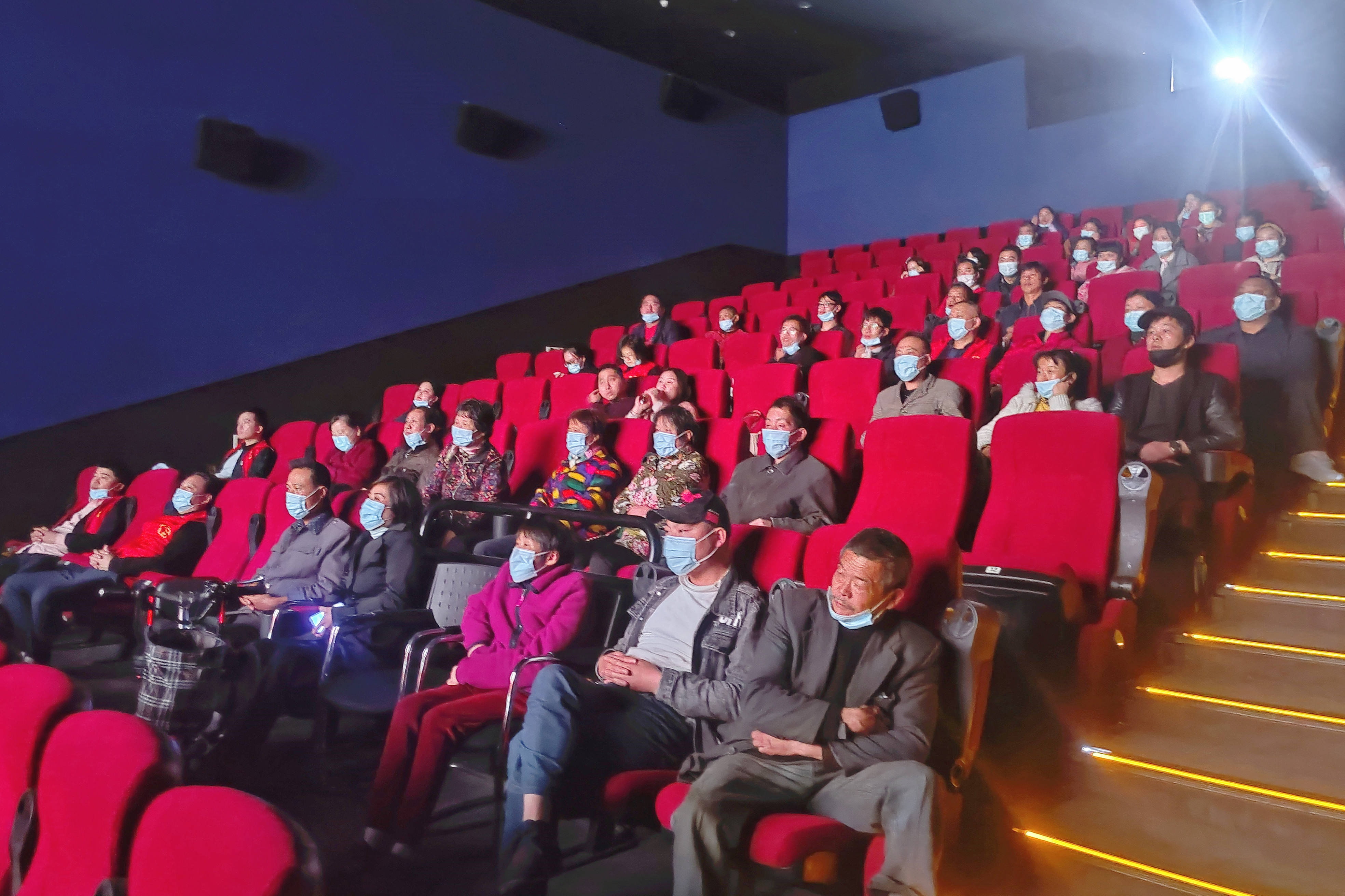 助爱助残 共享生活——江阴市璜土镇残联开展残疾人观影活动_手机搜狐