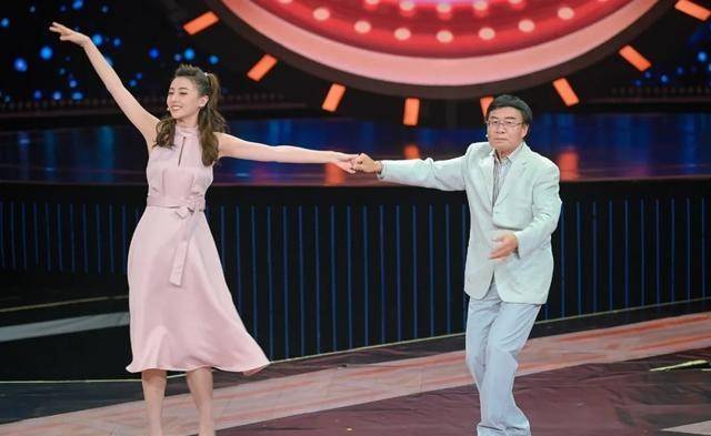 张舒越形象气质非常好,杨帆说她的唯一缺点是腿太长,想进入综艺节目